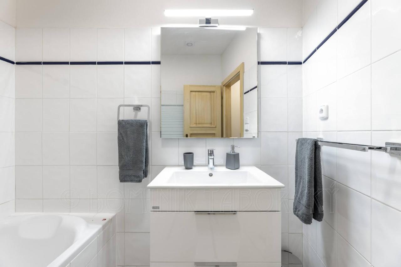 Apartamento Karlova Old Town *